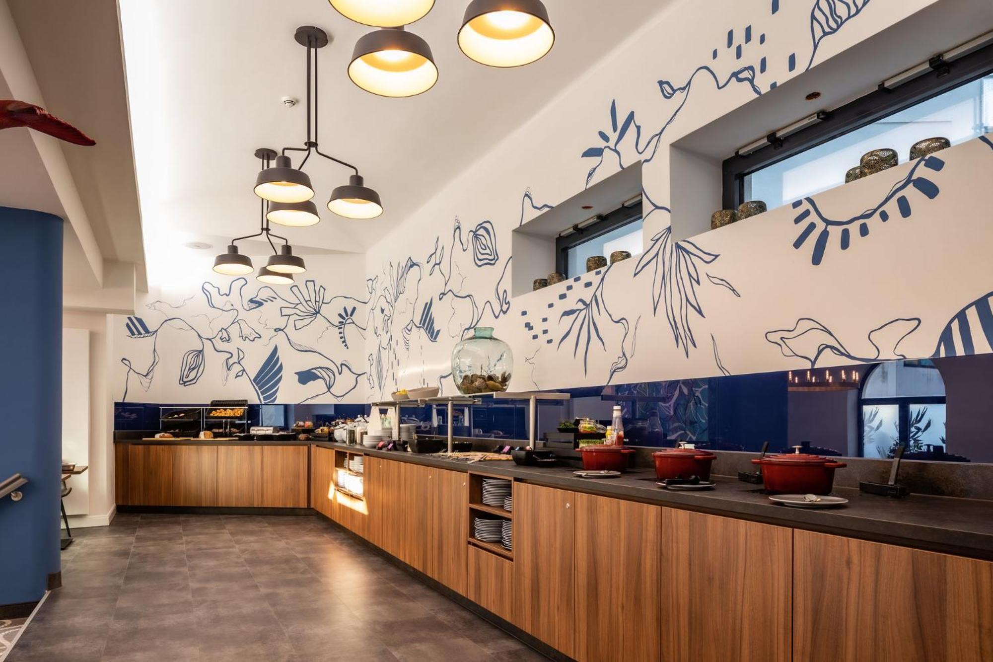 Holiday Inn - The Niu, Rig Luebeck By Ihg Экстерьер фото